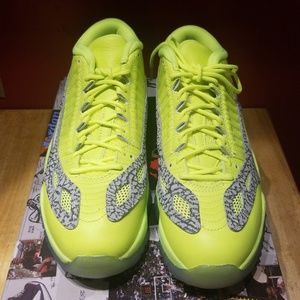 Air Jordan 11 Retro Low IE